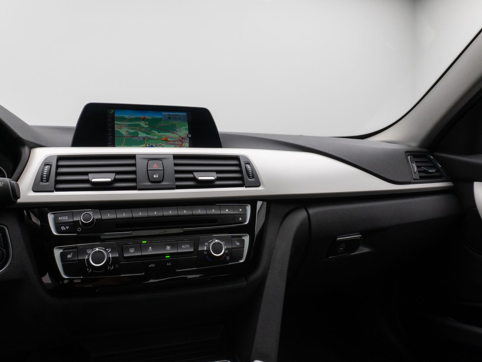 Fahrzeugabbildung BMW 320d xD Advantage Panorama Lordos AHK PDChint.