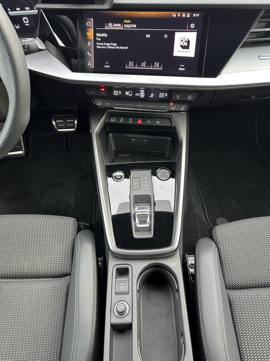 Fahrzeugabbildung Audi A3 SpB 35 TFSI S-Line NAV+LED+CARPLAY+VCOCK+1HD