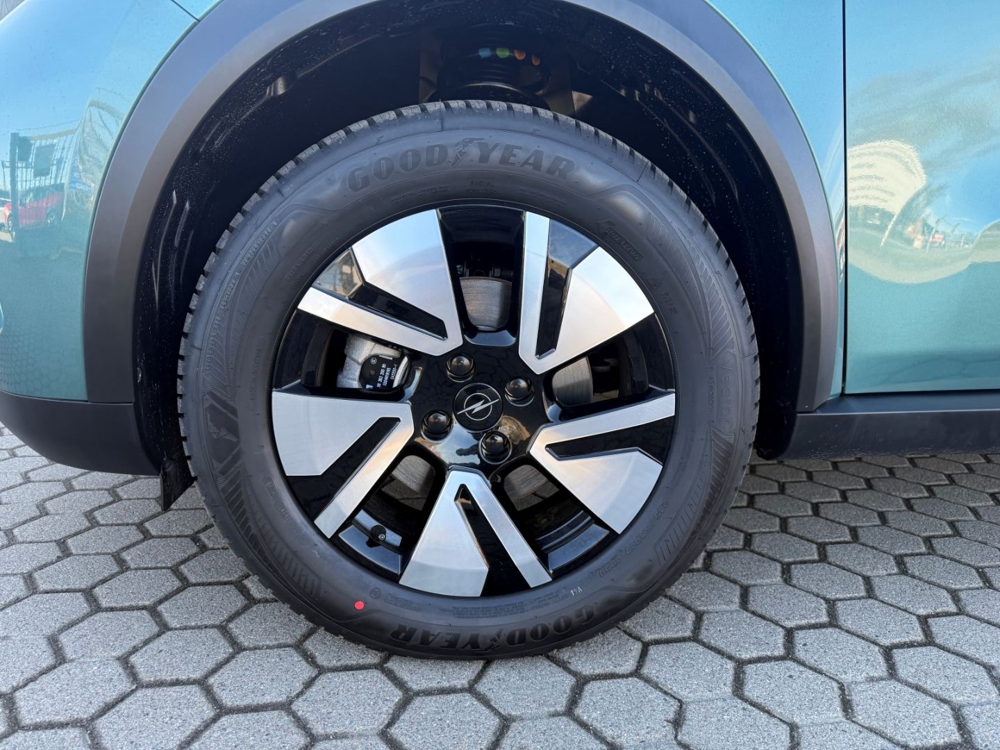 Fahrzeugabbildung Opel Frontera 1.2 Edition SHZ+LHZ+Kamera+Allwetter