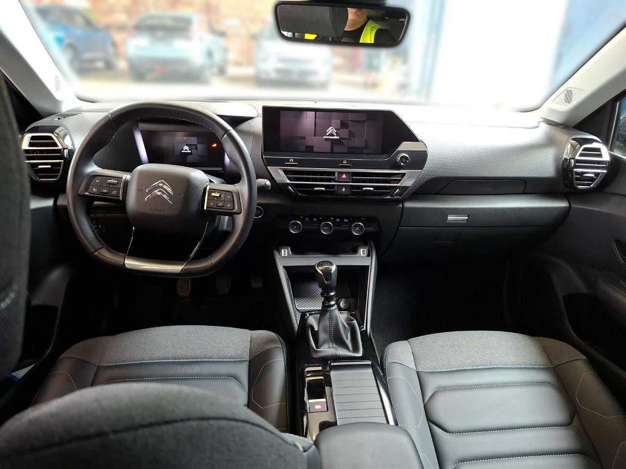 Fahrzeugabbildung Citroën C4 Lim. 1.2T SHINE NAVI/LED/KAMERA/VIRT./NEBEL