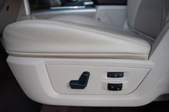 DODGE RAM 1500 5.7l V8 Laramie CrewCab - Unfallfrei