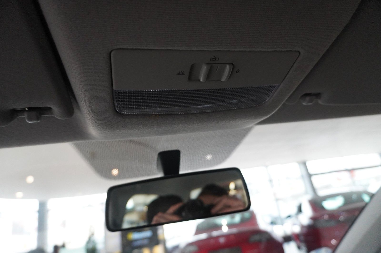 Fahrzeugabbildung Volkswagen up! 1.0 MOVE 5-TÜR AUTOMATIK KLIMA/AUX/CD