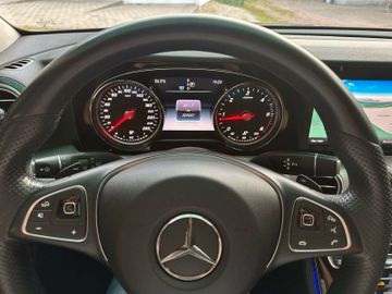 Mercedes E 220 - 11