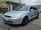 Ford Focus Lim. 1.6 Trend Klima 4/5 Türig - Ford aus 2001