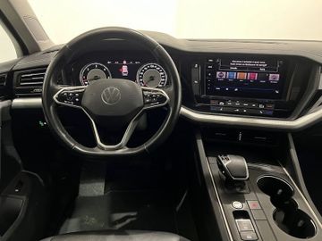 Volkswagen Touareg - 11