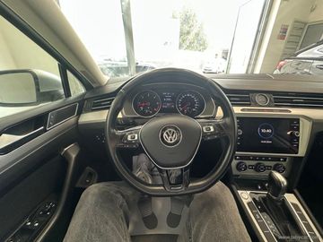 Volkswagen Passat - 11