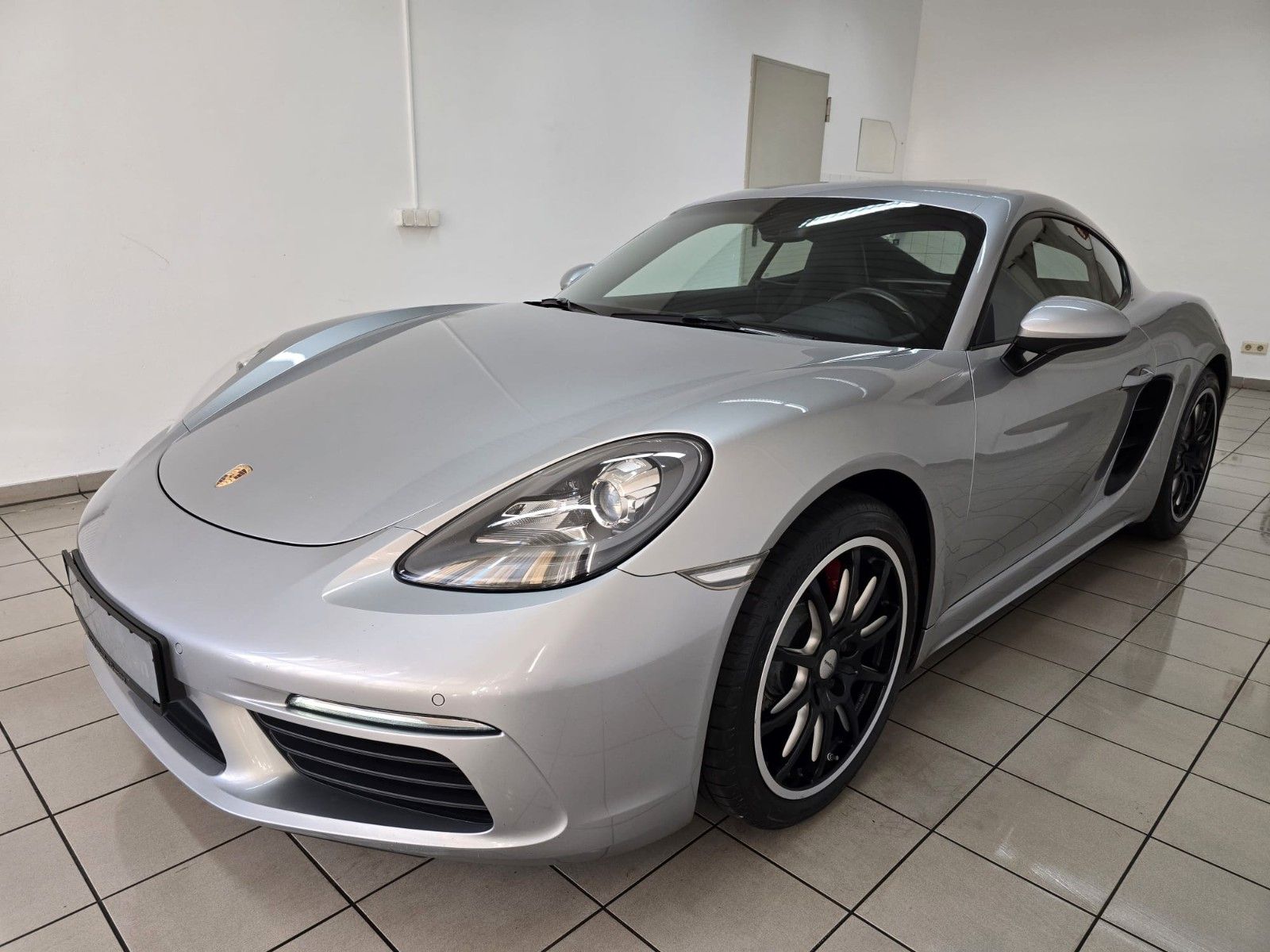 PORSCHE Cayman