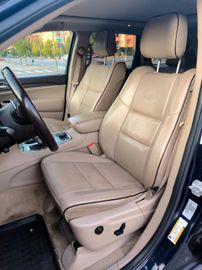 Jeep Grand Cherokee - 10