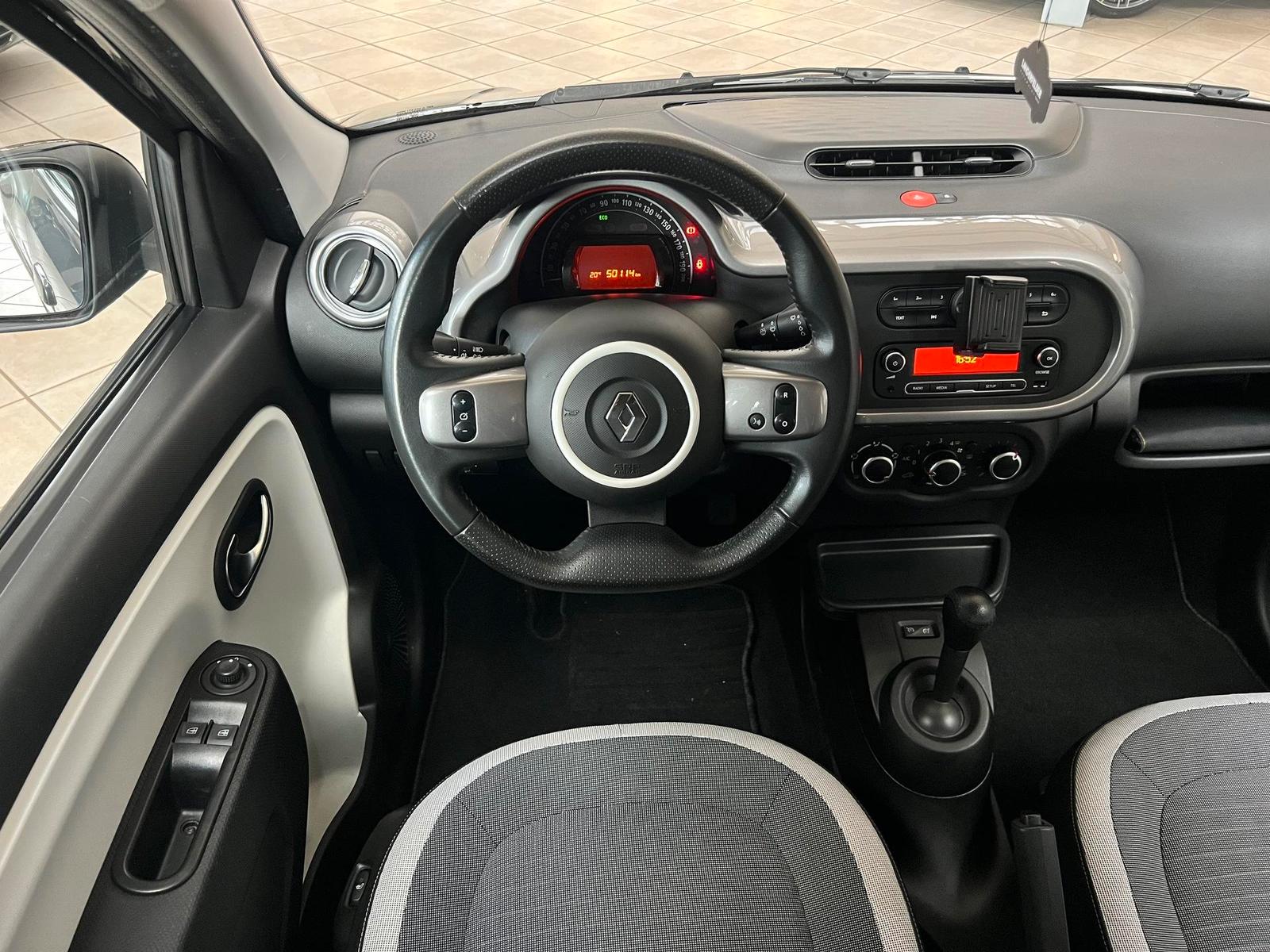 Renault Twingo AUTOMATIK|ALLWETTER|SCHECKHEFT|PARKSENSOR