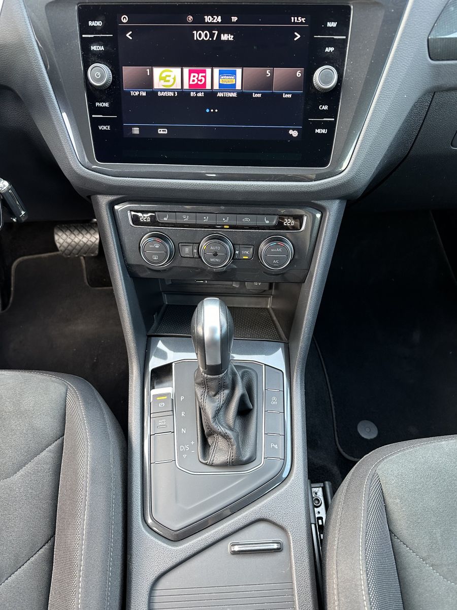 Fahrzeugabbildung Volkswagen Tiguan 2.0 TDI DSG HL NAV+LED+ACC+CARPLAY+SHZ+PP