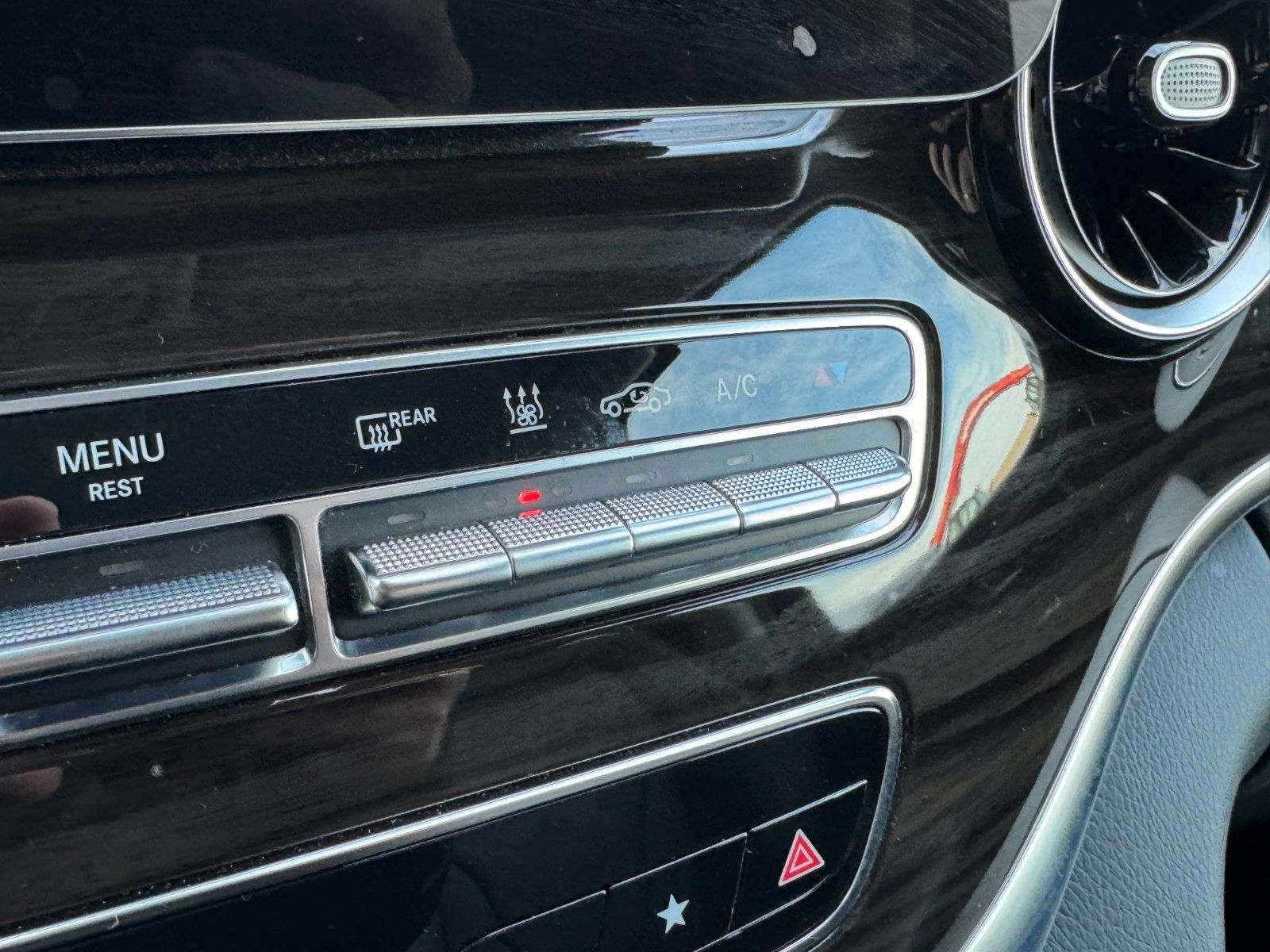 Fahrzeugabbildung Mercedes-Benz V 300 d AVA Extral AIRMATIC Standheiz 360Kamera