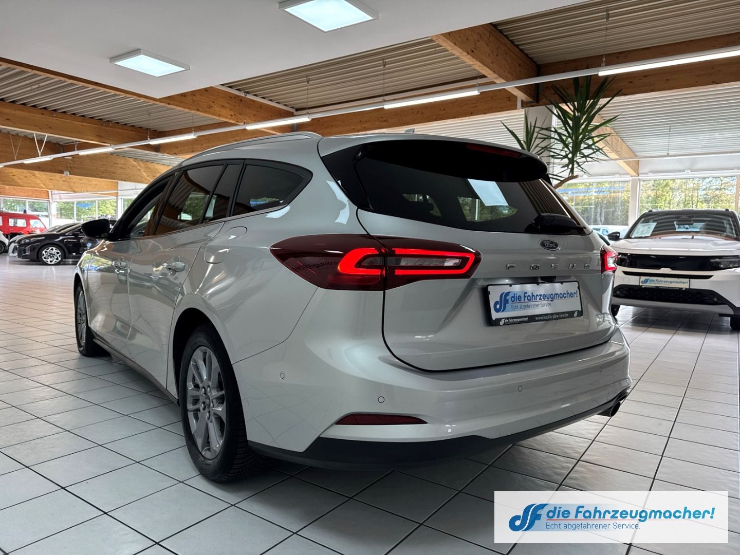 Fahrzeugabbildung Ford Focus Turnier Titanium X Navi Digitales Cockpit