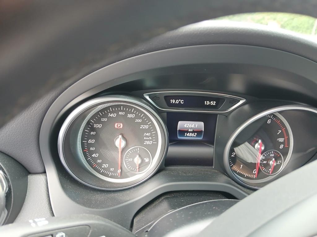 Mercedes-Benz GLA 180