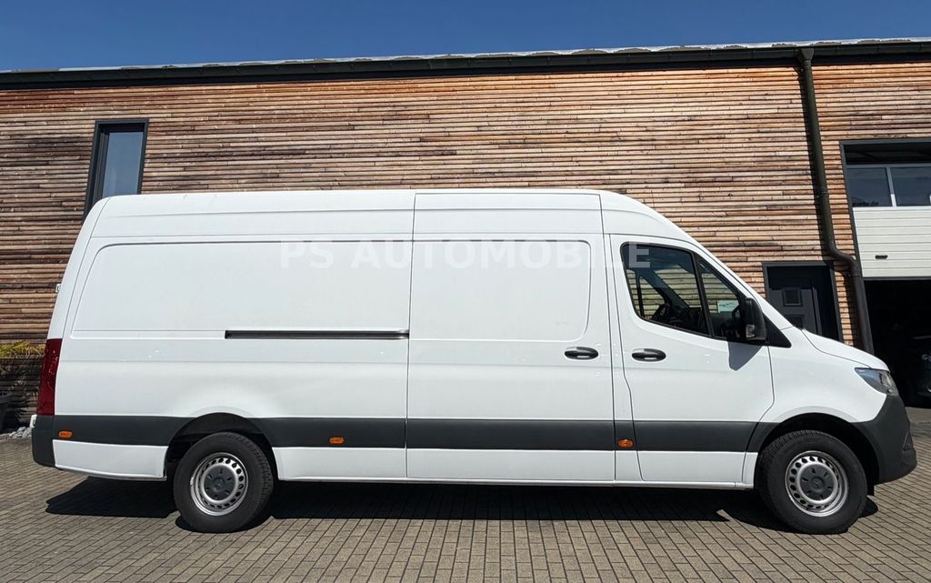 Image of Mercedes-Benz Sprinter