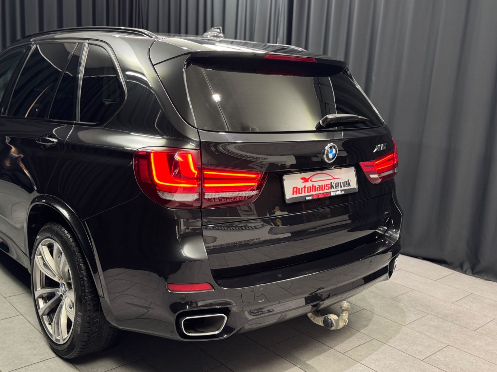 Fahrzeugabbildung BMW X5 40d xDrive|M-SPORT|PANO|7-SITZER|SOFT-CLOSE|