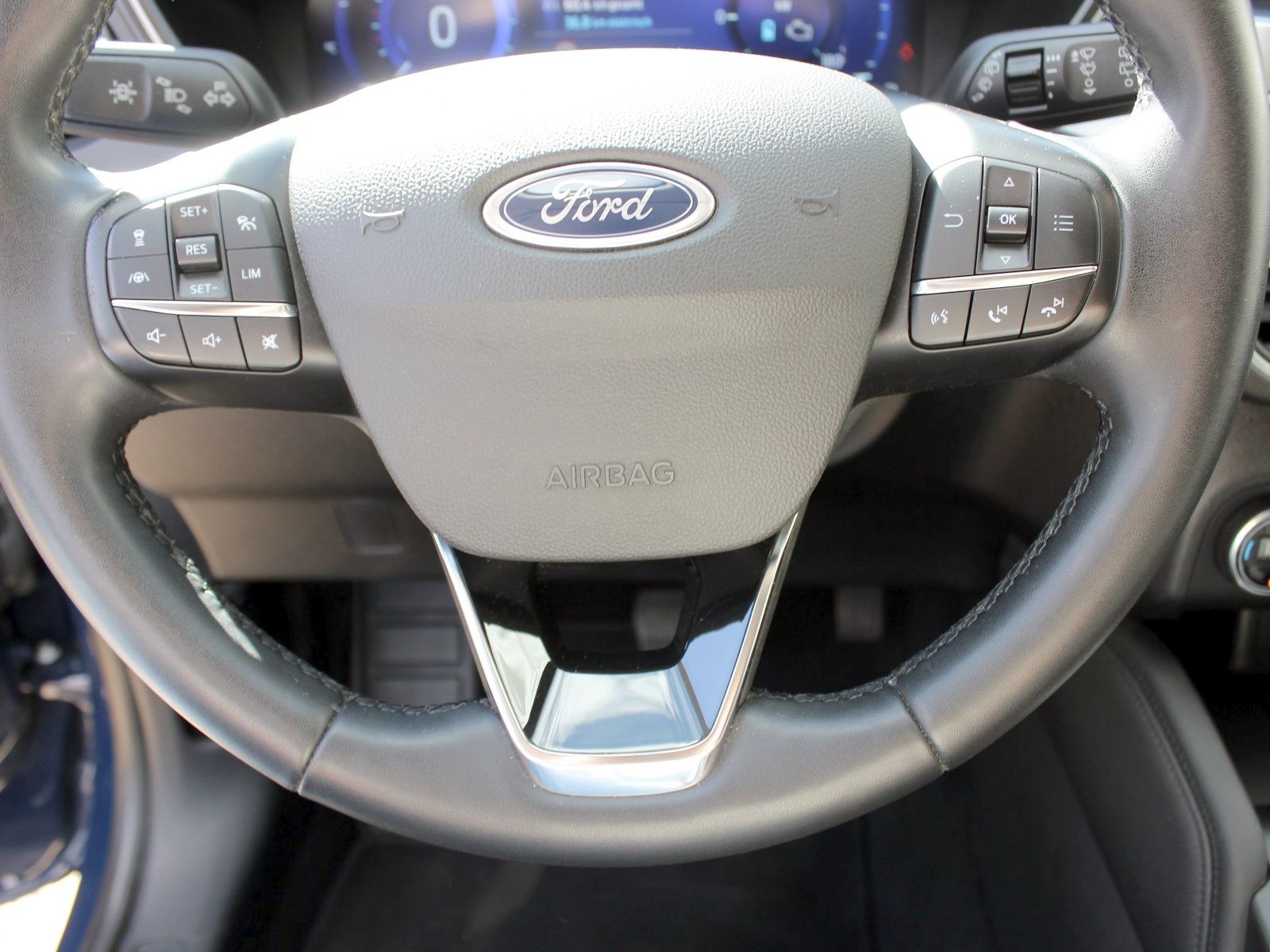 Fahrzeugabbildung Ford Kuga Plug-In Hybrid Titanium 2,5 Duratec