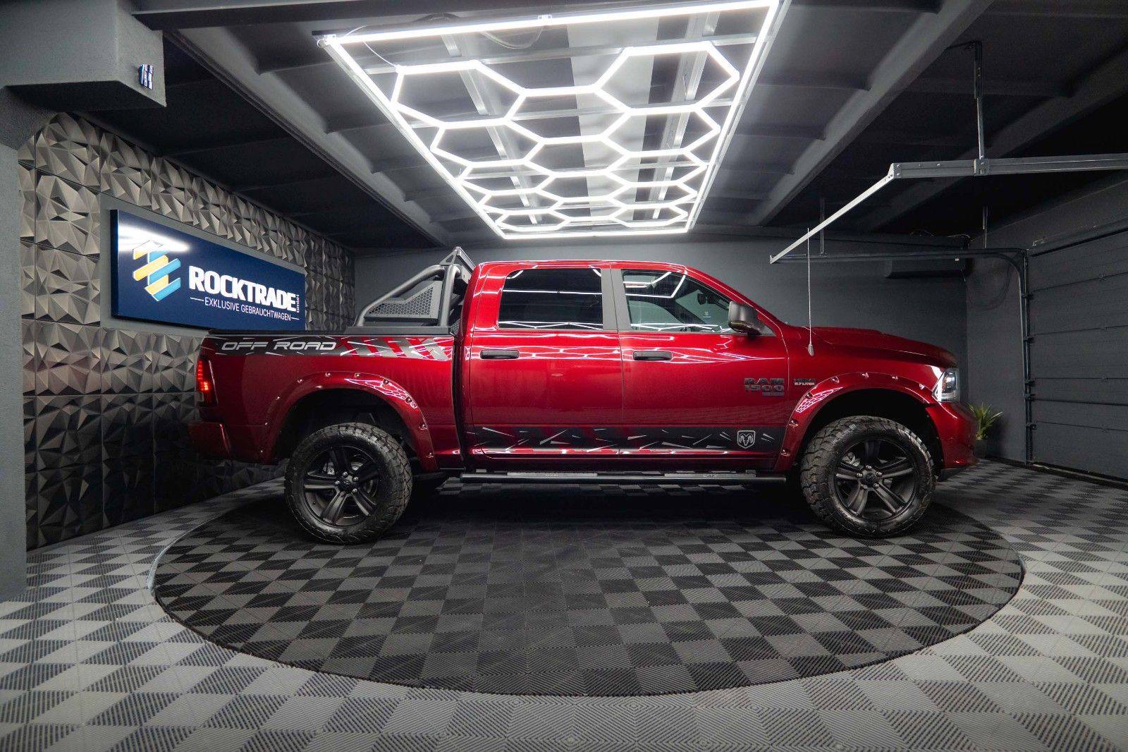 Fahrzeugabbildung Dodge RAM 5.7 V8 HEMI 4x4 OFFROAD Night-Paket *LED*AHK