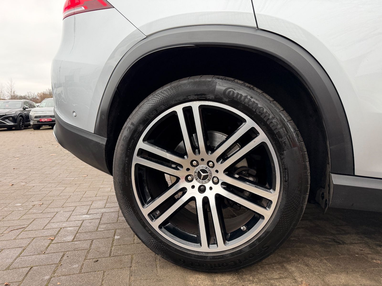 Fahrzeugabbildung Mercedes-Benz GLE 300d 4Matic*BURMESTER*MUTLIBEAM*AHK*WIDESCRE