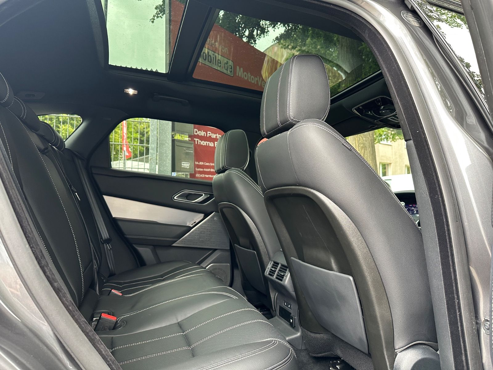 Fahrzeugabbildung Land Rover Range Rover Velar R-Dynamic*PANO*MEMEORY*HEADUP