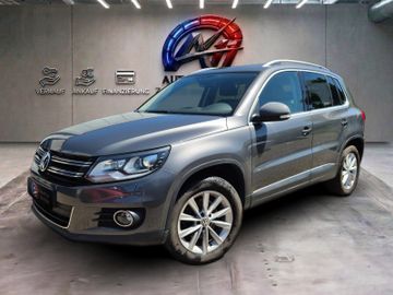 Volkswagen Tiguan - 1