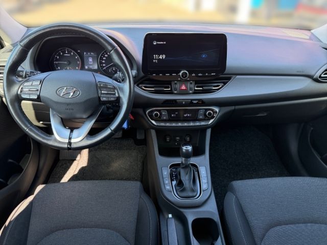 Fahrzeugabbildung Hyundai i30 cw Trend 1.5 T-GDI +KLIMA+NAVI+RFK+SHZ+UVM+