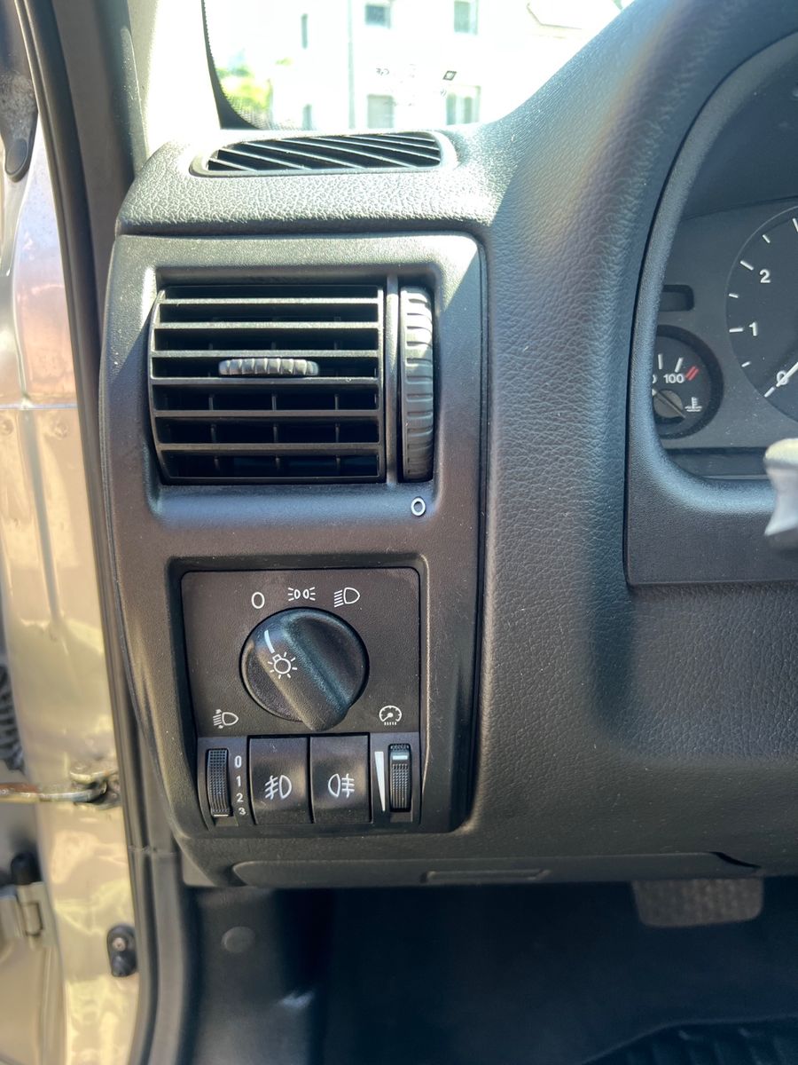 Fahrzeugabbildung Opel Astra 1.6 16V *WENIG KILOMETER* AUTOMATIK *