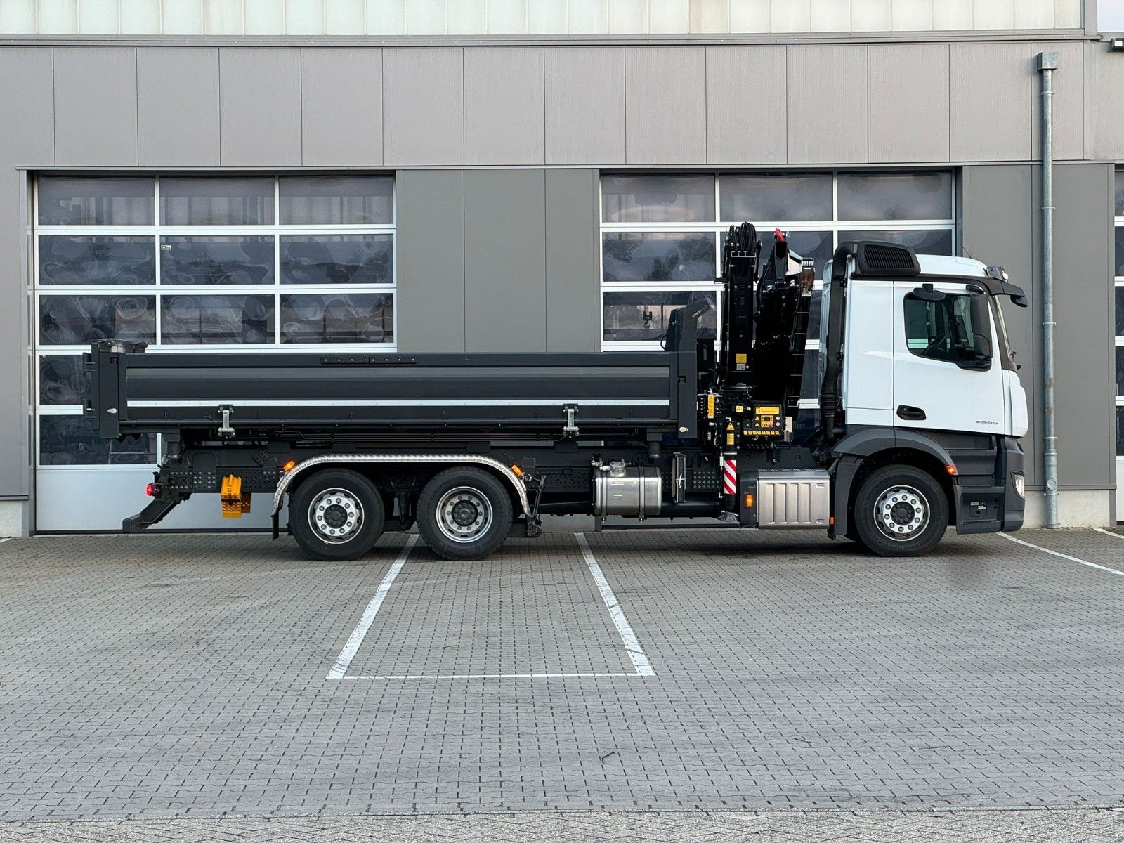 Fahrzeugabbildung Mercedes-Benz Actros 2545 Bordmatik Seilwi* Vorb* FASSI 235-6