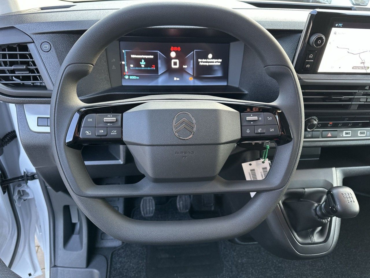 Fahrzeugabbildung Citroën Jumpy Kastenwagen M Diesel 150 Manuell - mit KI generiert/bearbeitet