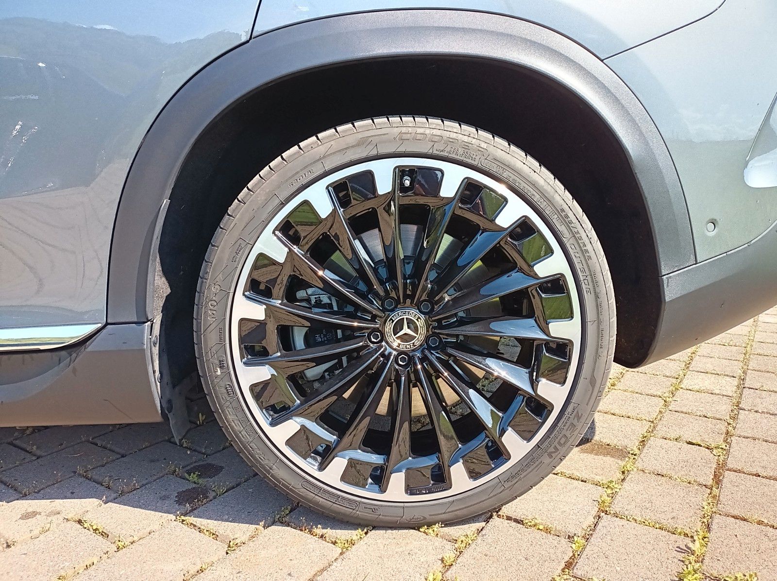 Fahrzeugabbildung Mercedes-Benz EQE 500 SUV 4M+PANO+BURMESTER 3D+DISTRONIC PLUS+