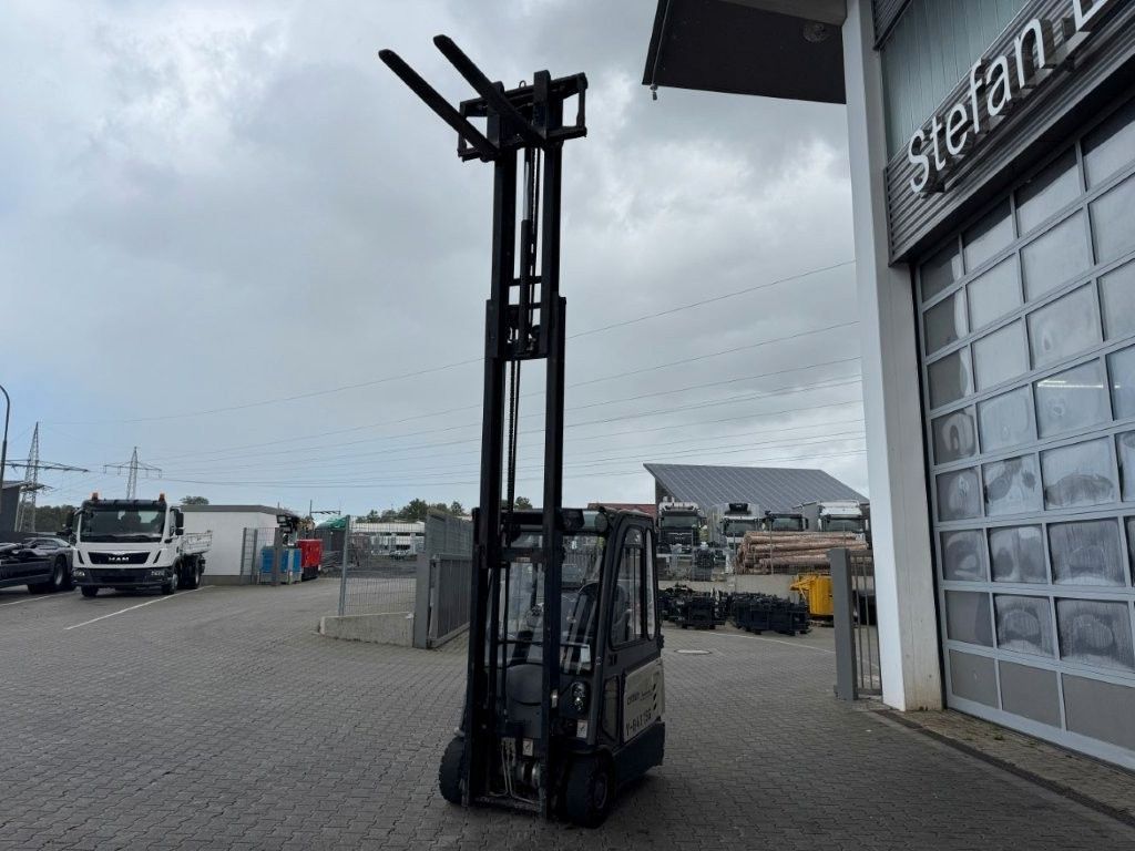 Fahrzeugabbildung Crown SCT6020-1.3 / Triplex 4,3m / Batterie 06/2020