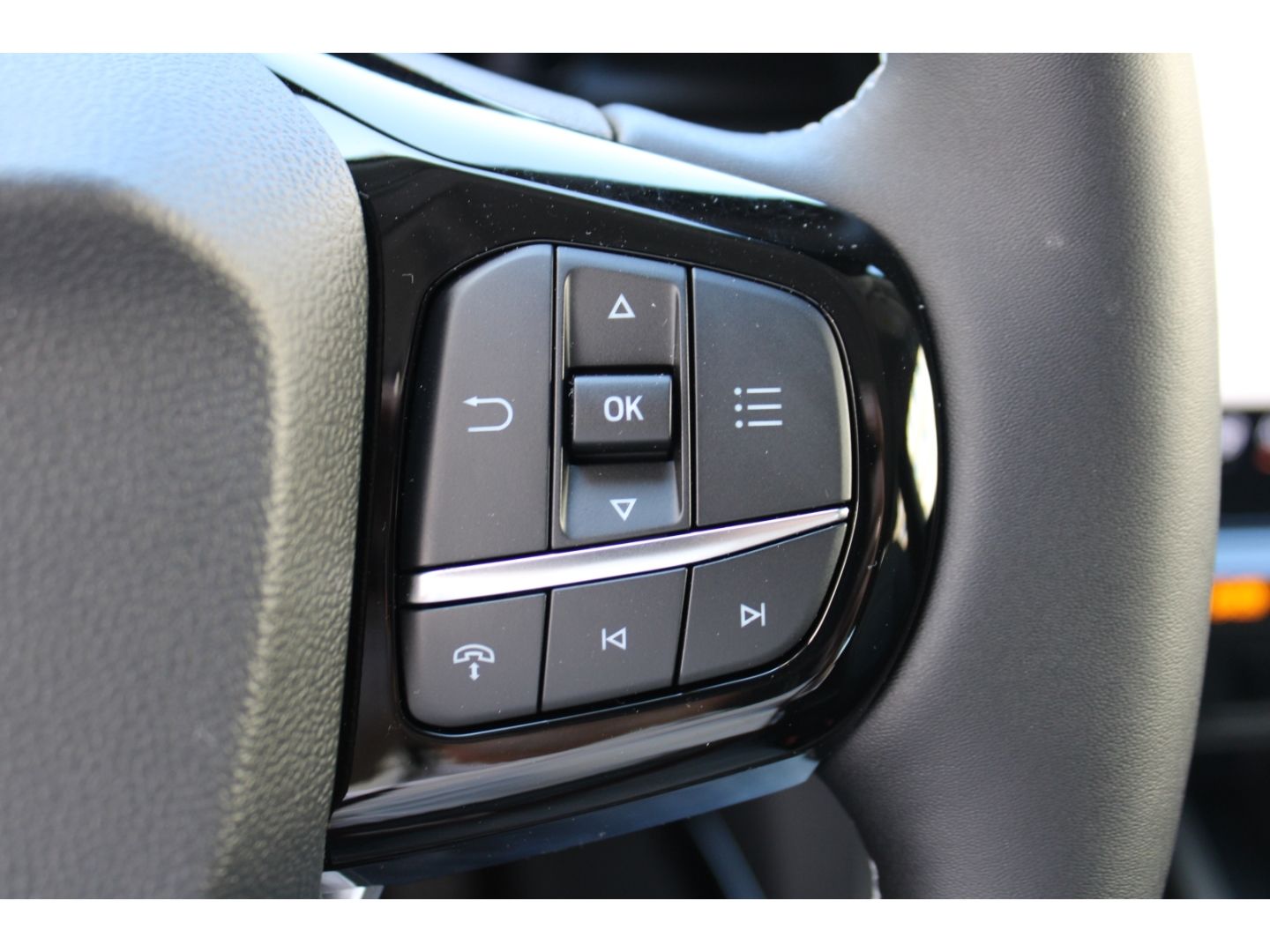 FORD Puma 1.0 EcoBoost MHEV Titanium LED GRA RFK Navi - Image 17