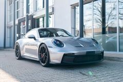 PORSCHE 992 GT3/ 1. HAND/ LIFT/ KAMERA/ APPROVED/ BOSE PORSCHE 992 GT3/ 1. HAND/ LIFT/ KAMERA/ APPROVED/ BOSE