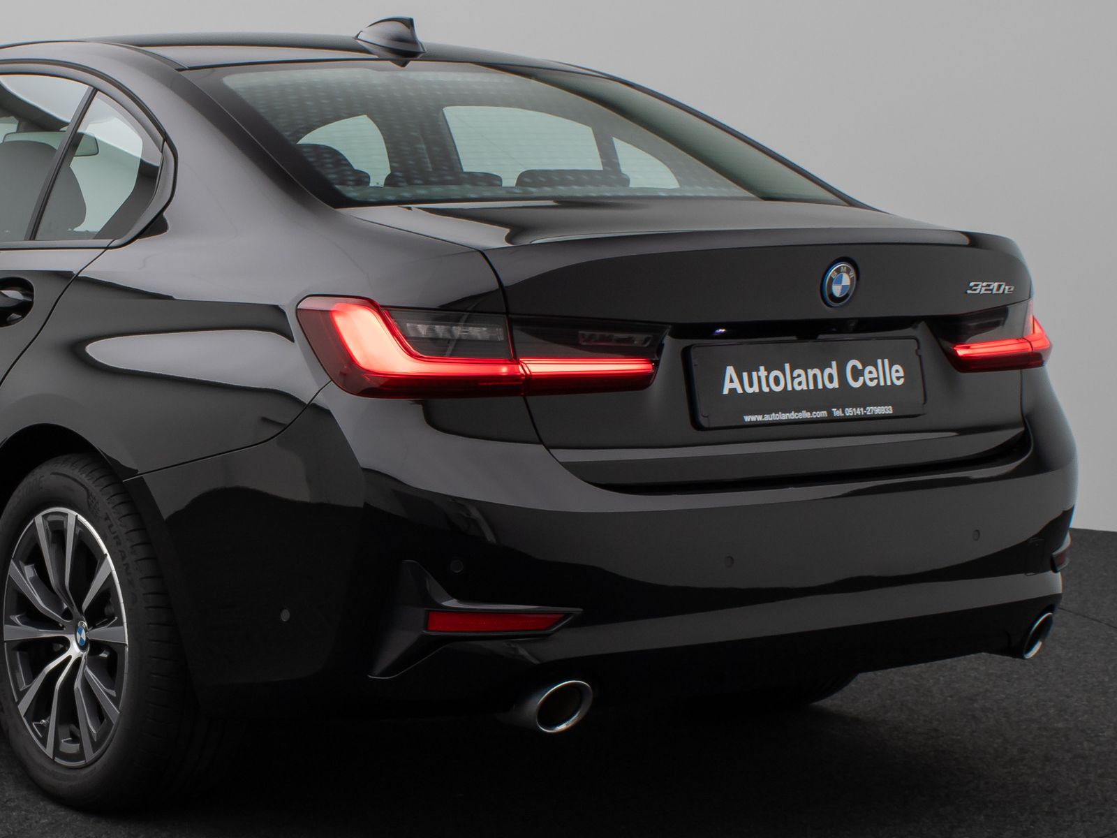 Fahrzeugabbildung BMW 320e Kamera DAB HiFi Lenkradheizung Alarm Parkas