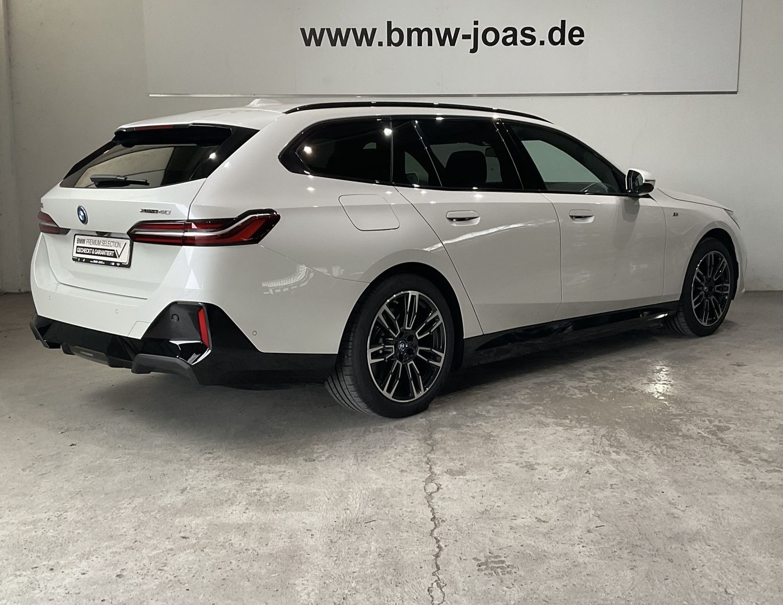 Fahrzeugabbildung BMW i5 xDrive40 Touring M Sportpaket AHK