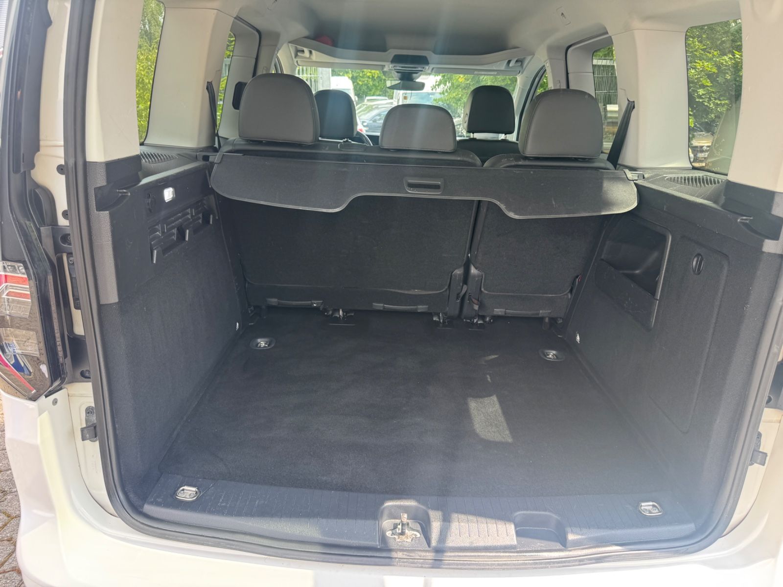 Fahrzeugabbildung Volkswagen Caddy Style NAVI+LED+ACC+LANE+ALCANTARA