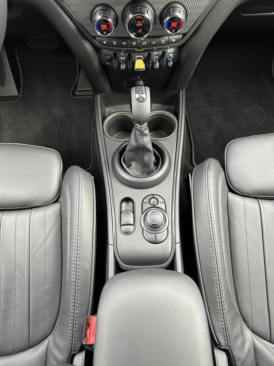 Fahrzeugabbildung MINI Cooper SE Countryman All4 NAV+LED+KAMERA+19ZOLL