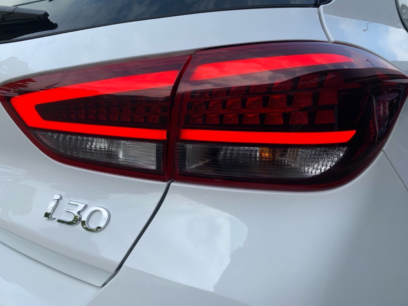Fahrzeugabbildung Hyundai i30 1.0 T-GDI Connect & Go Navi LED