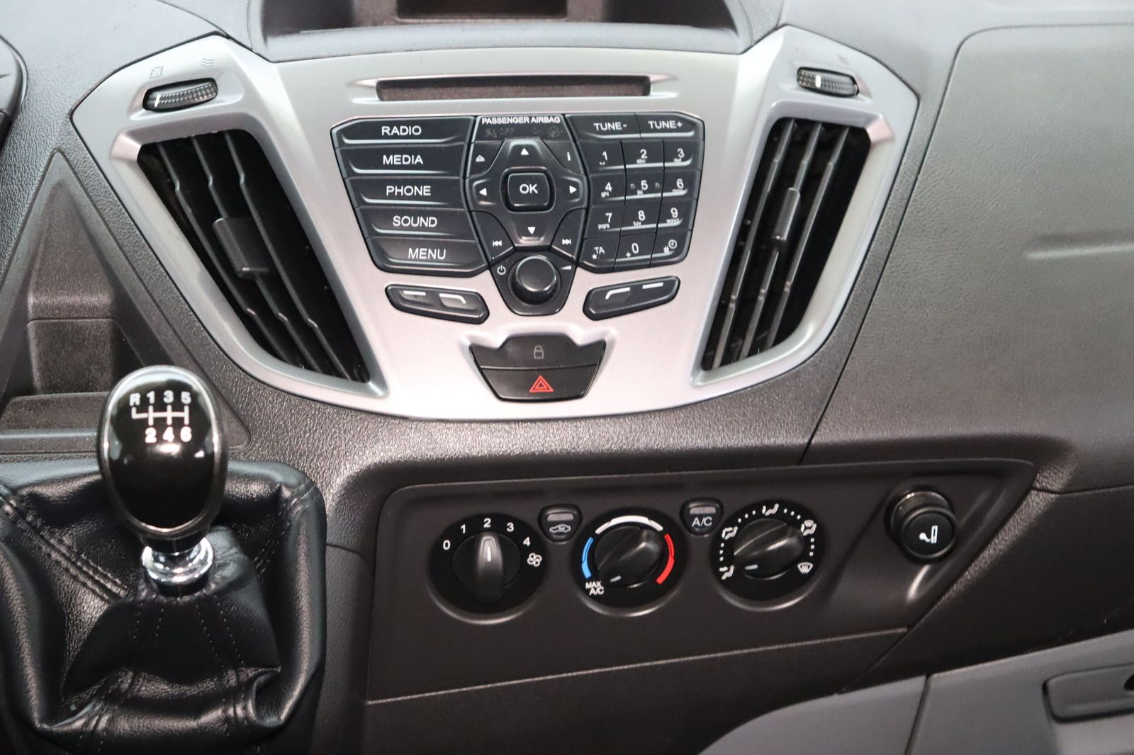 Fahrzeugabbildung Ford Transit Custom Kombi 310 L1 H1 Trend 2.0 EcoBlue