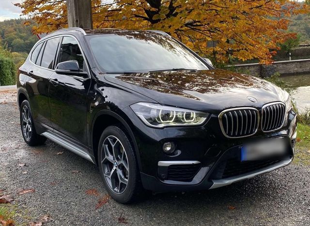 BMW X1 18 xdrive  Allrad Head up/panoramadach