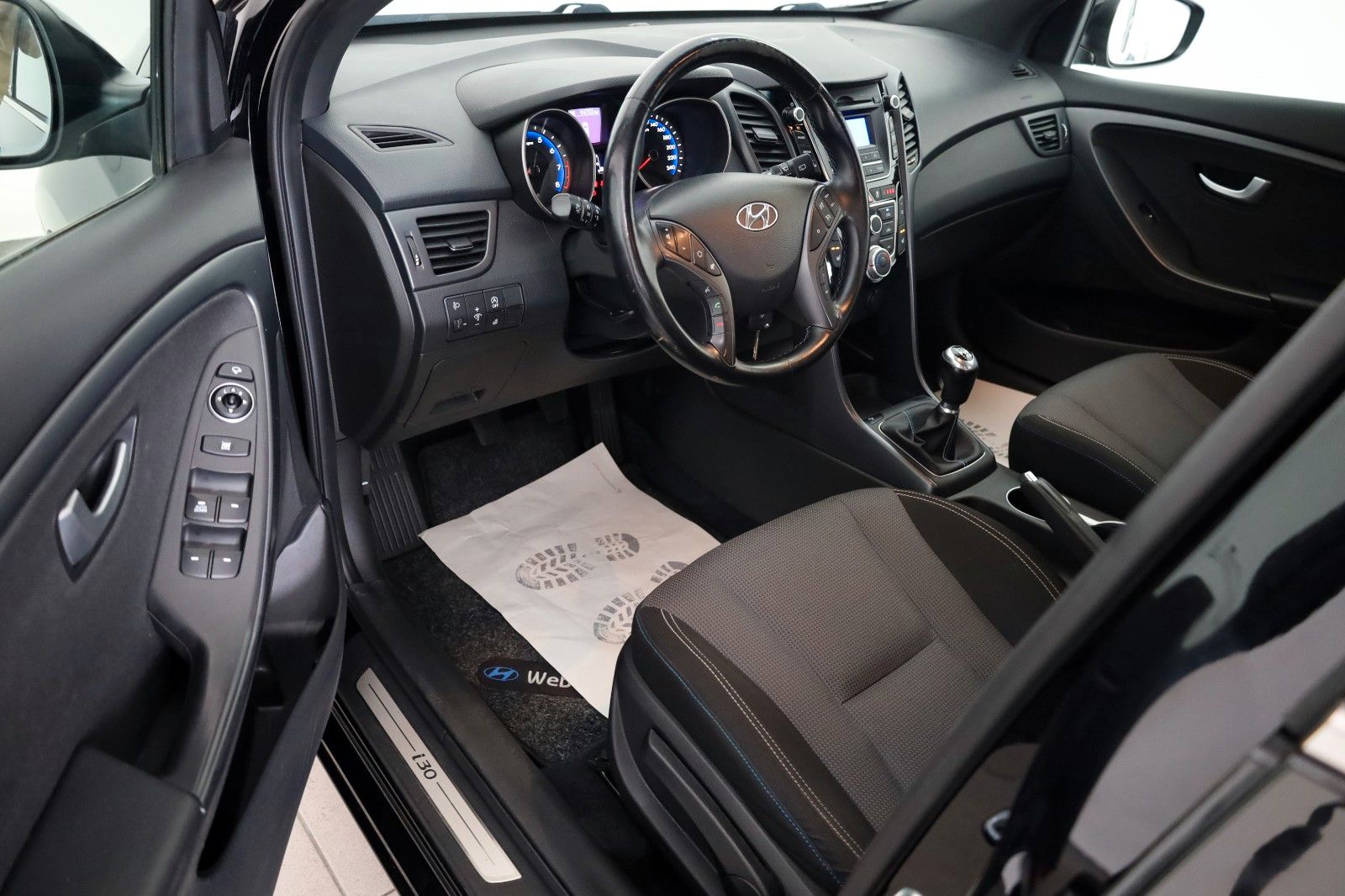 Fahrzeugabbildung Hyundai i30 blue Passion SH,PDC,8 fach bereift