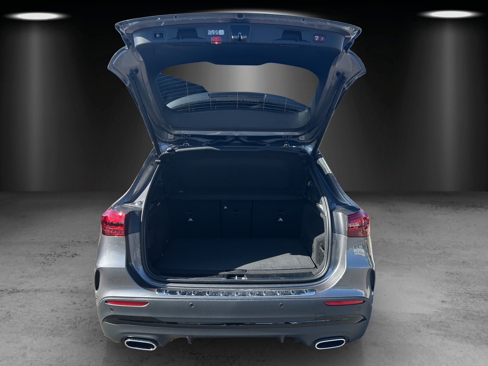 Fahrzeugabbildung Mercedes-Benz GLA 200 d AMG Pano AHK KeyGo DISTRONIC Multibeam