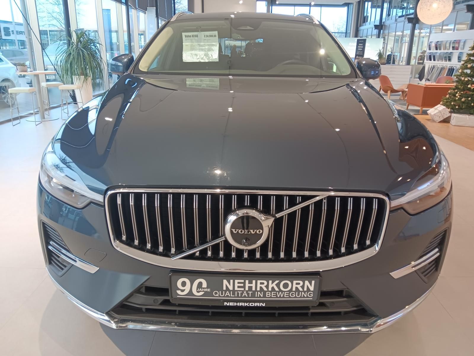 Fahrzeugabbildung Volvo XC60 T6 AWD Recharge Inscription