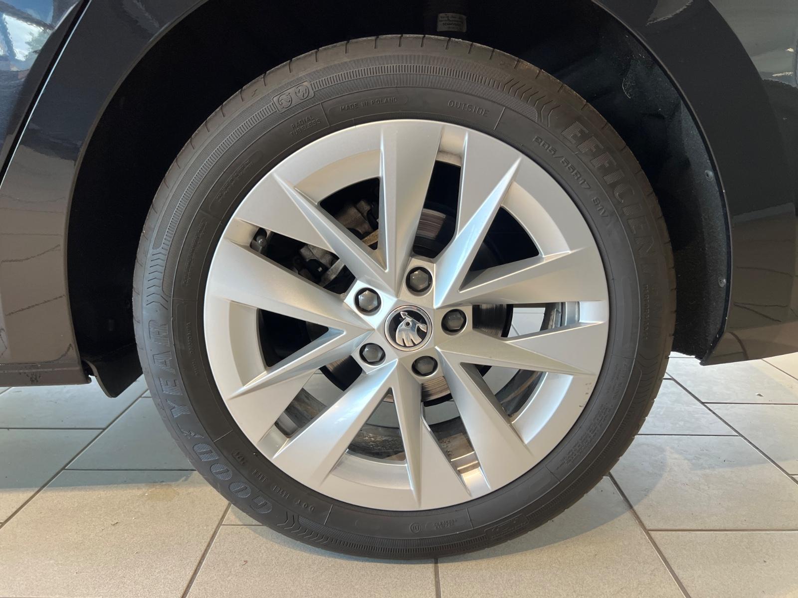 Skoda Octavia Combi 2.0 TDI, миниатюра 25