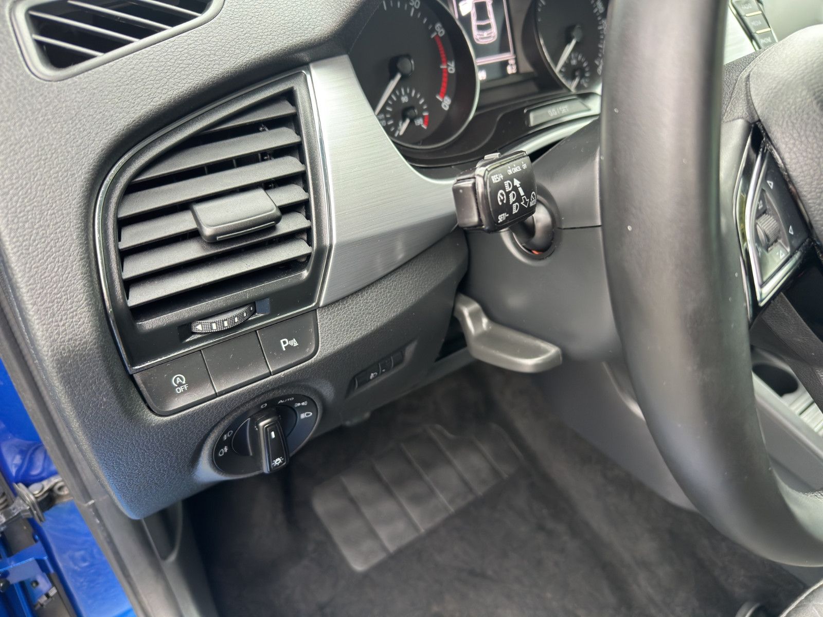 Fahrzeugabbildung SKODA Fabia Drive/ NAVI/ SITZHEIZUNG/ KLIMA