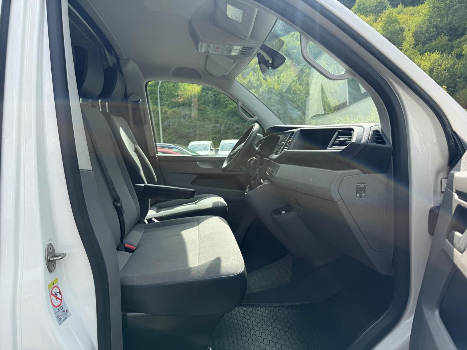 Volkswagen T6.1 Transporter 4MOTION *DSG *3Sitze *APP *AHK