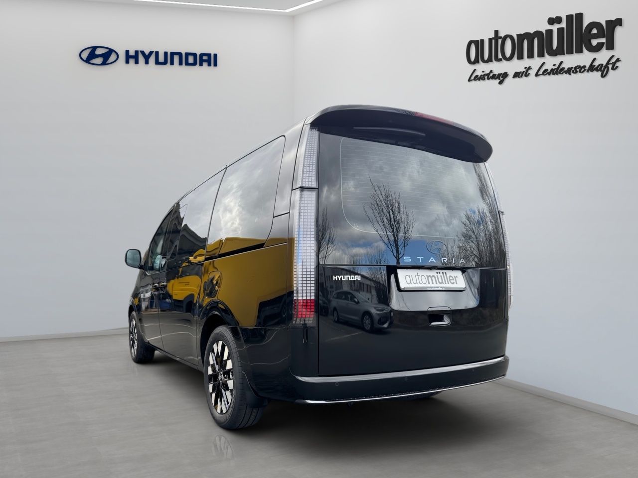 Fahrzeugabbildung Hyundai STARIA SIGNATURE *PANORAMADACH* 2xKlima 360 ACC