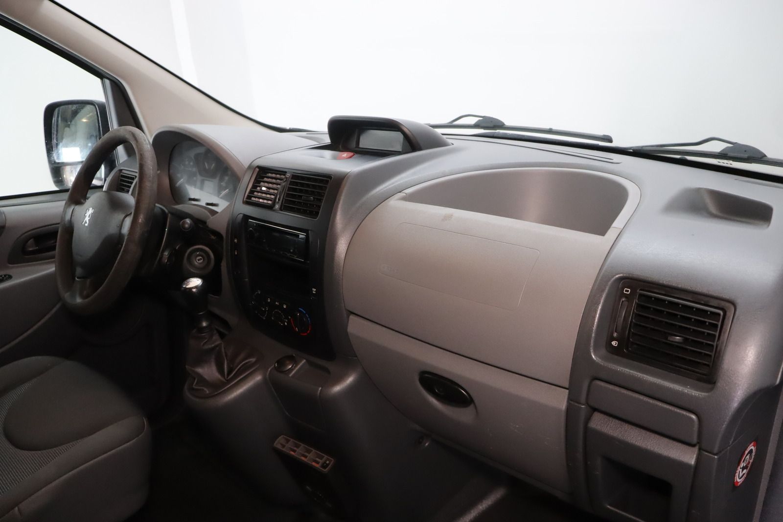 Fahrzeugabbildung Peugeot Expert Tepee 1.6HDI COOL 8 Sitzer