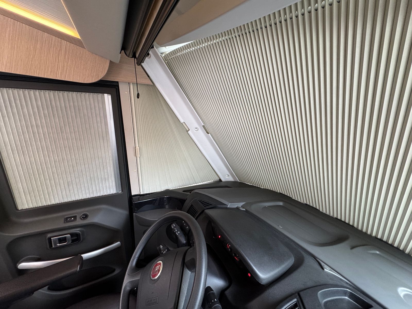 Fahrzeugabbildung Forster I 699 EB 4.4 TONNEN SOLAR LITHIUM WINTER PAKET