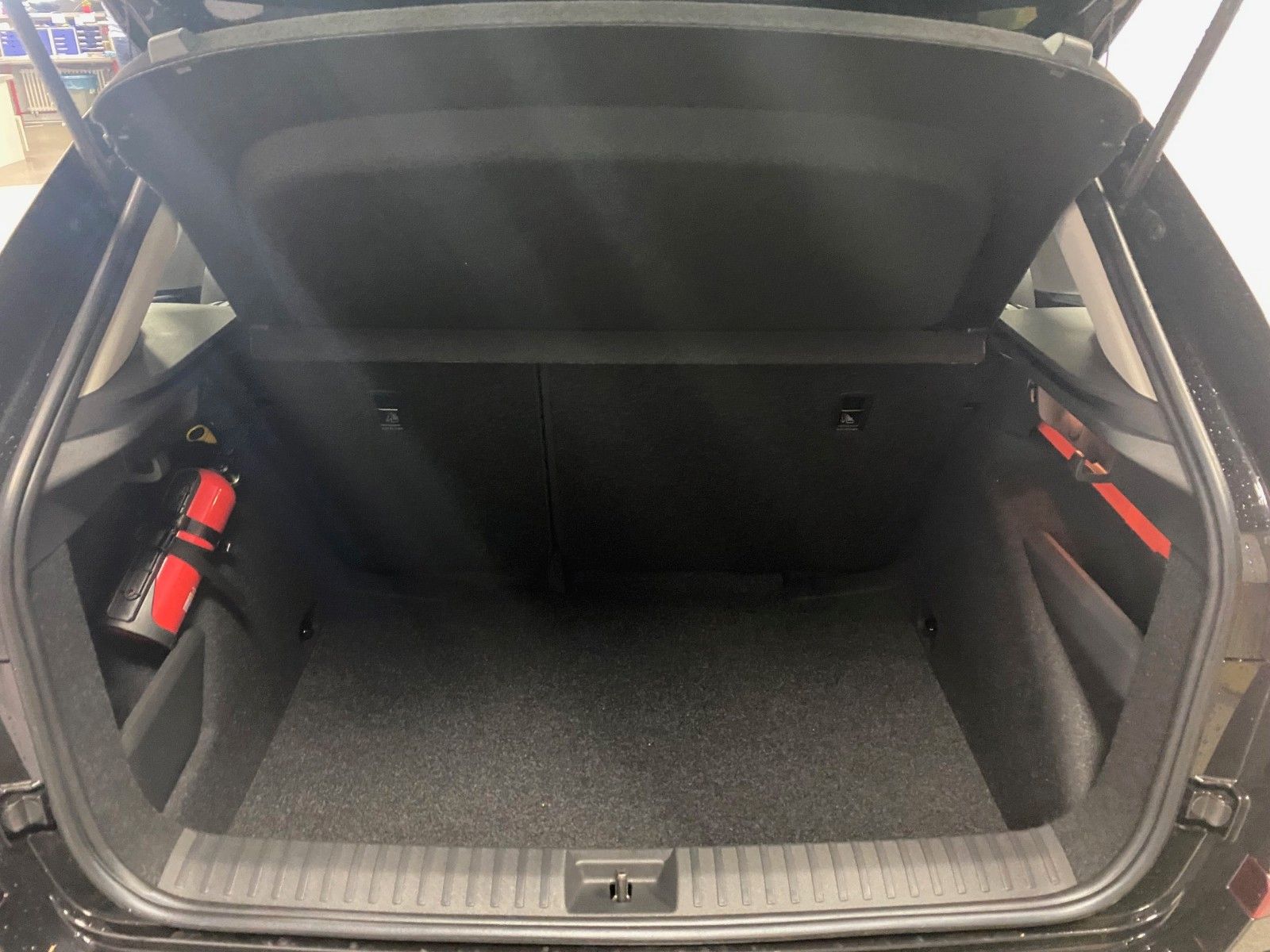 Fahrzeugabbildung SKODA Kamiq 1.5 TSI DSG Selection+SITZHEIZUNG+KAMERA++