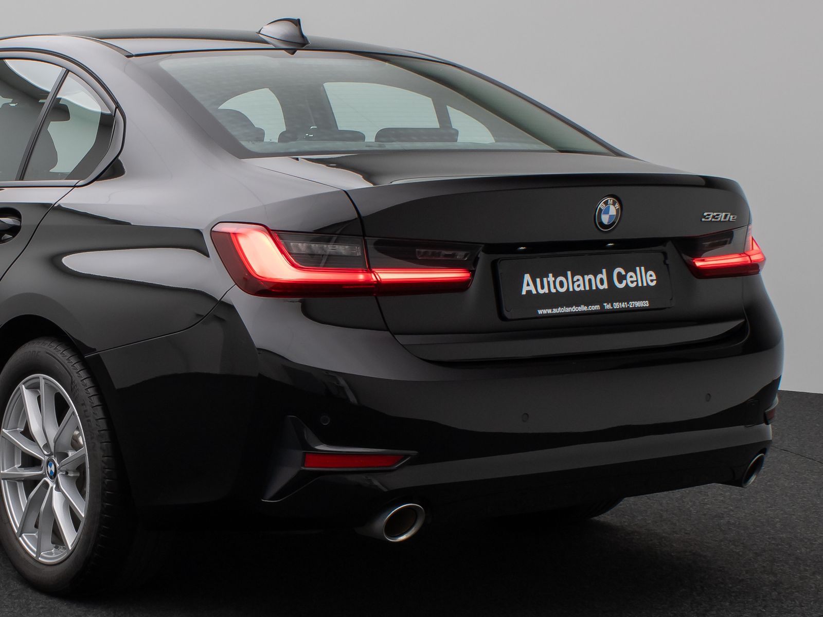 Fahrzeugabbildung BMW 330e ACC Alarm DAB CockpitPr HiFi PDC WLAN Sport